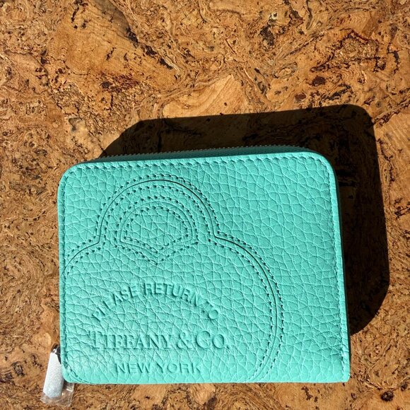 NEW TIFFANY SMALL WALLET AUTHENTIC - Picture 5 of 5